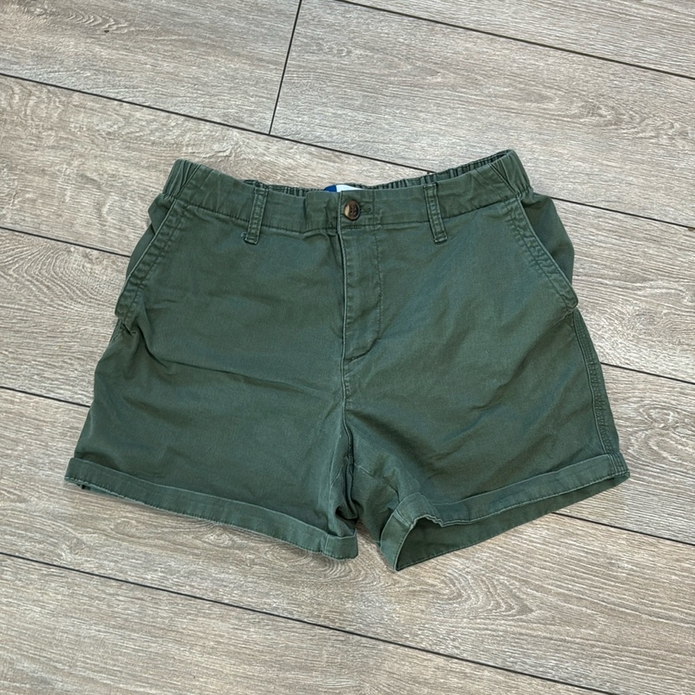 Old Navy every day shorts with expanding waste size medium